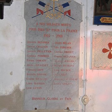 Bas-relief sculpté à la mémoire des soldats du 363e Régiment dInfanterie