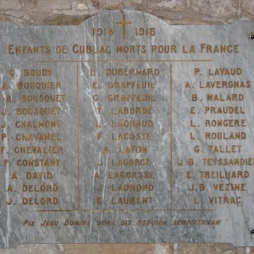 Bas-relief sculpté à la mémoire des soldats du 363e Régiment dInfanterie