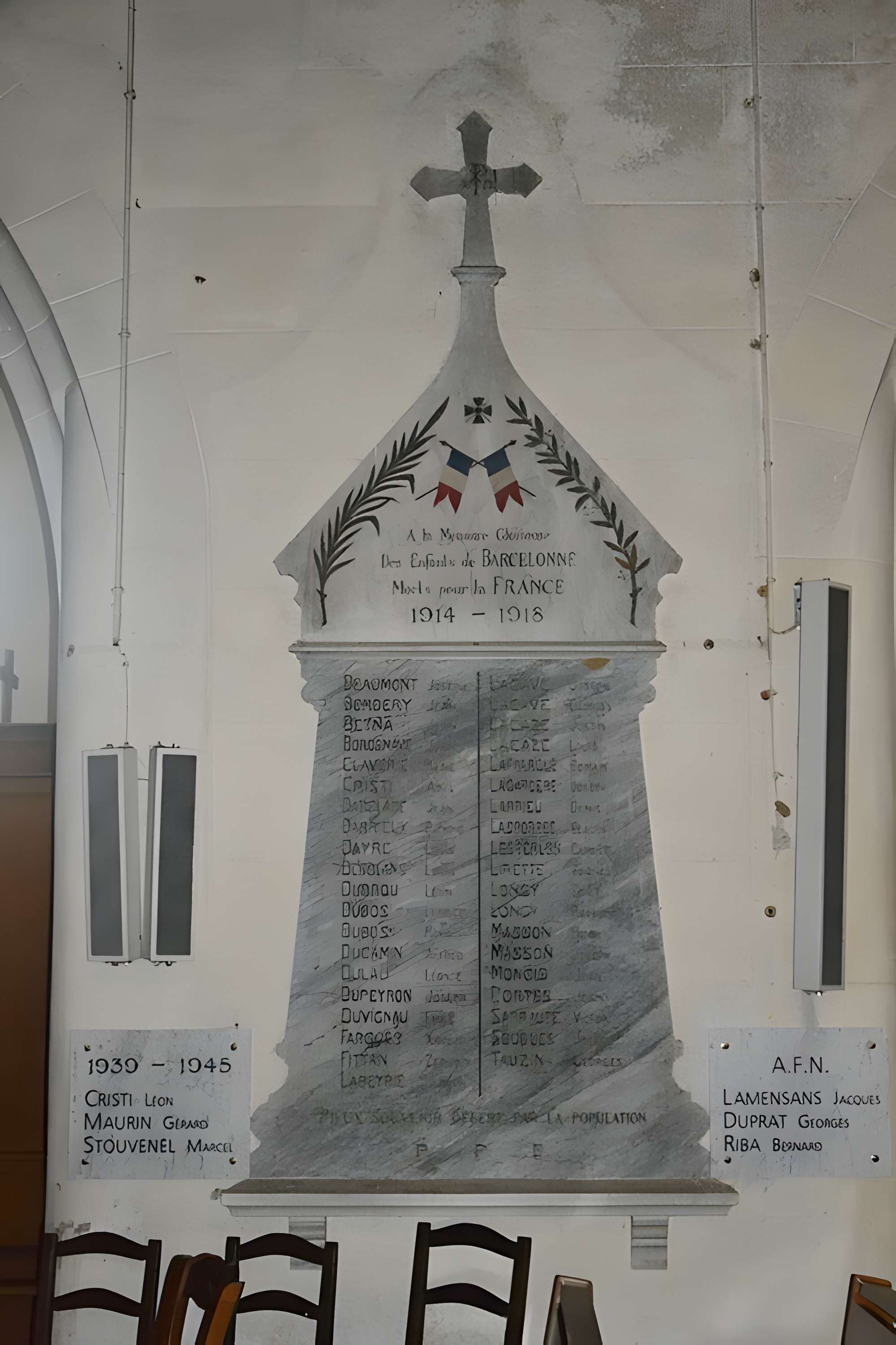 Bas-relief sculpté à la mémoire des soldats du 363e Régiment d'Infanterie