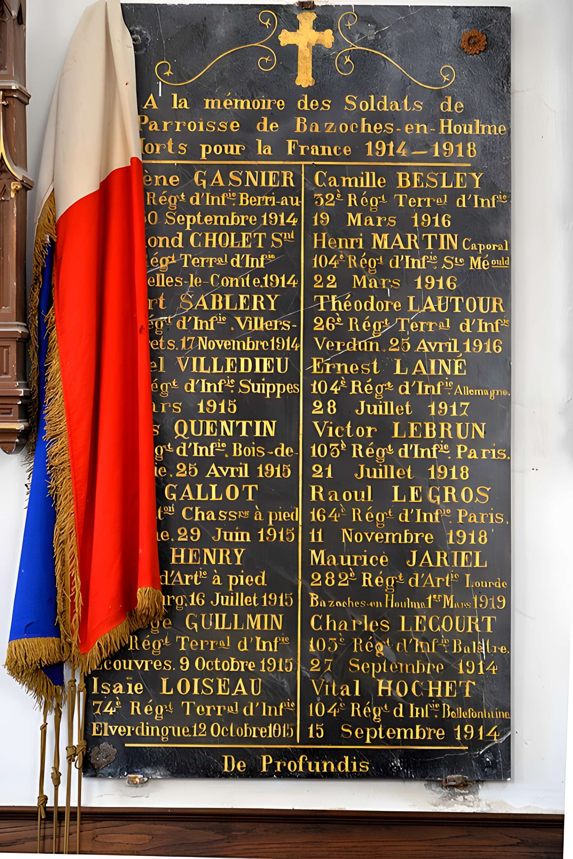 Bas-relief sculpté à la mémoire des soldats du 363e Régiment d'Infanterie