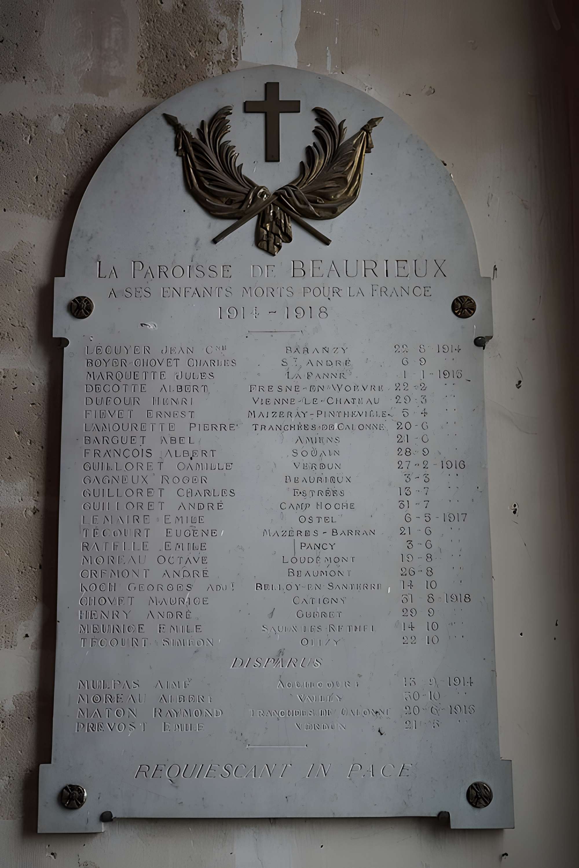 Bas-relief sculpté à la mémoire des soldats du 363e Régiment d'Infanterie