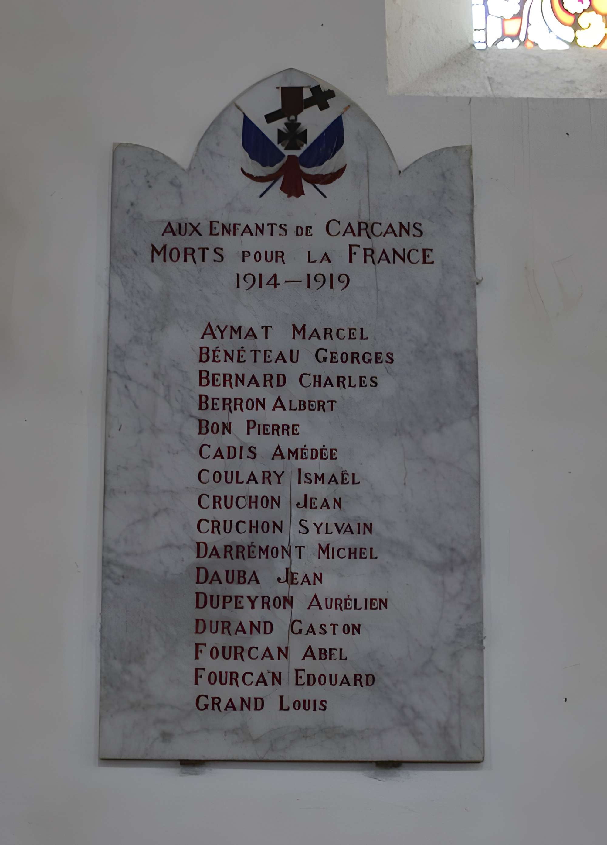 Bas-relief sculpté à la mémoire des soldats du 363e Régiment d'Infanterie