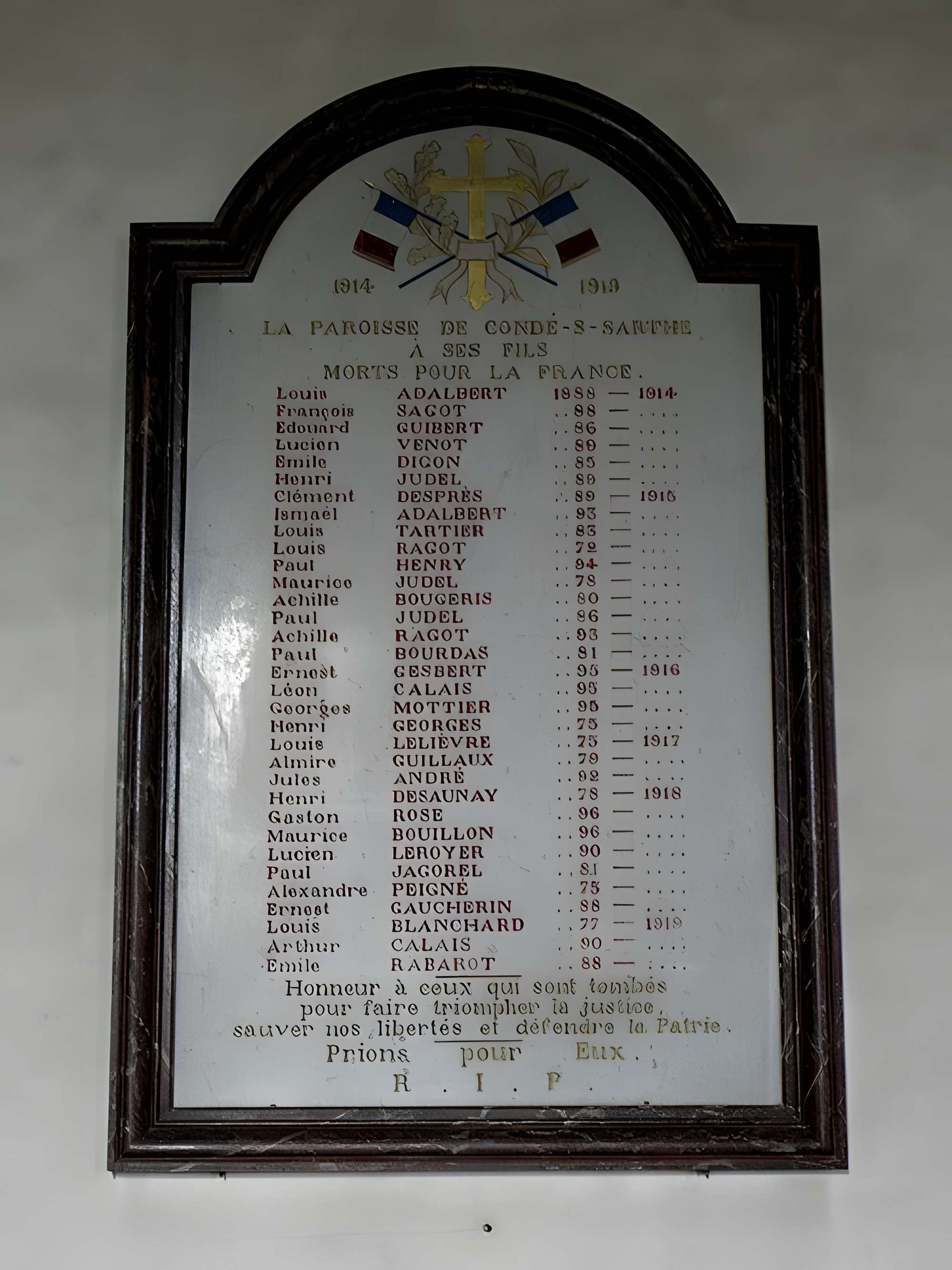 Bas-relief sculpté à la mémoire des soldats du 363e Régiment d'Infanterie