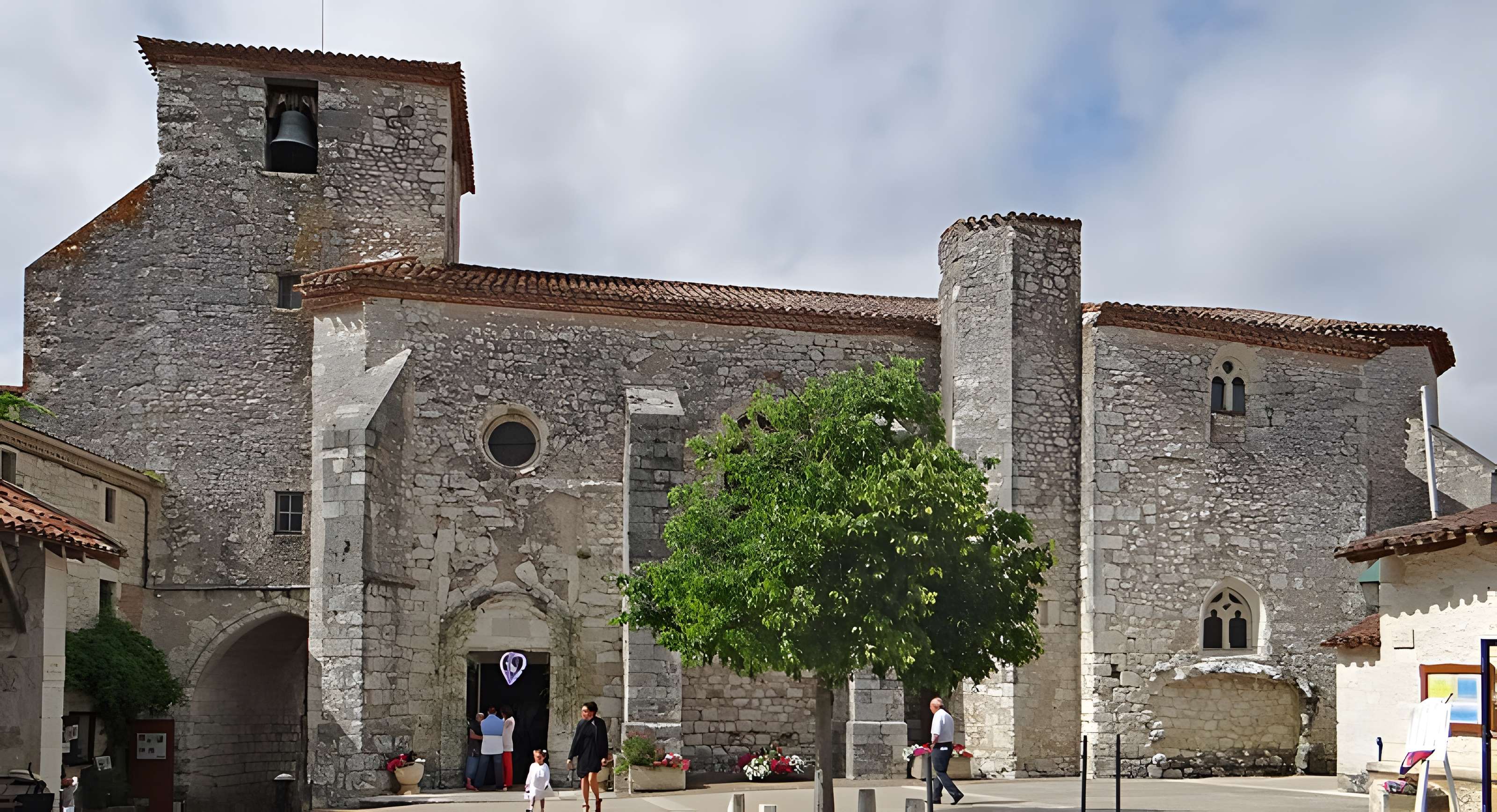 Église Saint-Nicolas de Pujols
