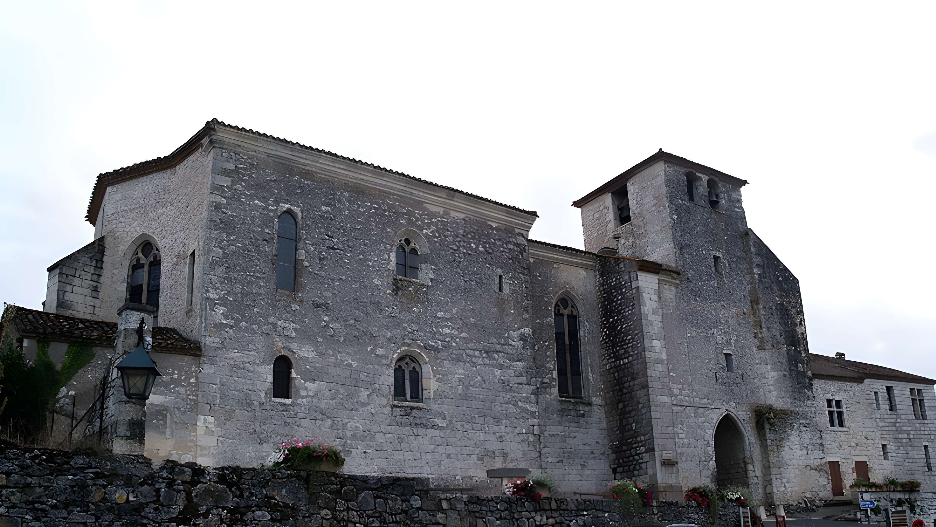 Église Saint-Nicolas de Pujols