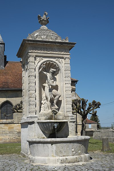 Photo de Fontaine située au sud de l'église
