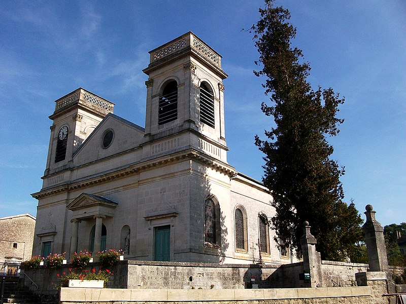 Photo de Cimetière désaffecté entourant l'église