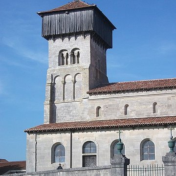 Cimetière entourant lancienne église