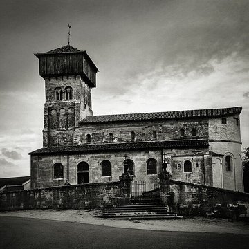Cimetière entourant lancienne église