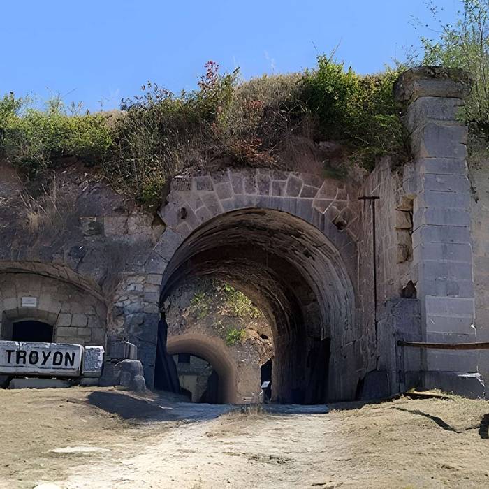 Photo de Ancien fort de Troyon également sur commune de Lacroix-sur-Meuse