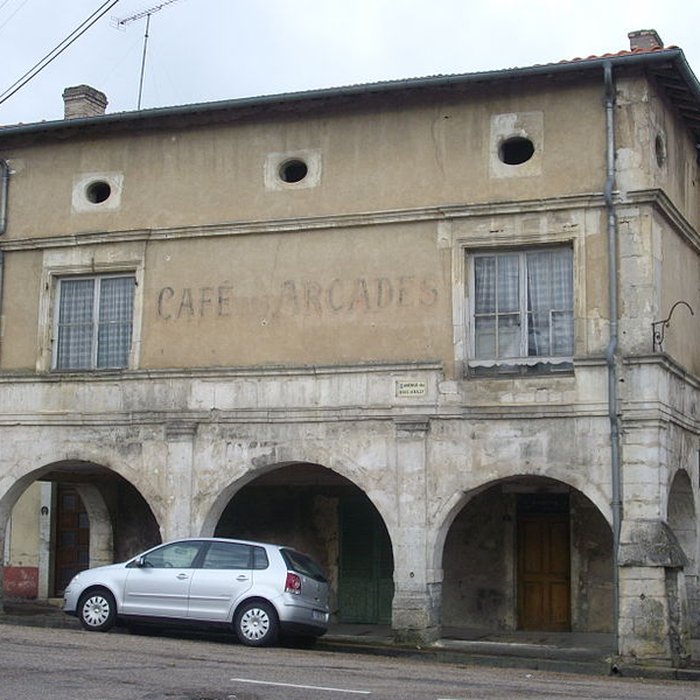 Photo de Immeuble dit Café des Arcades