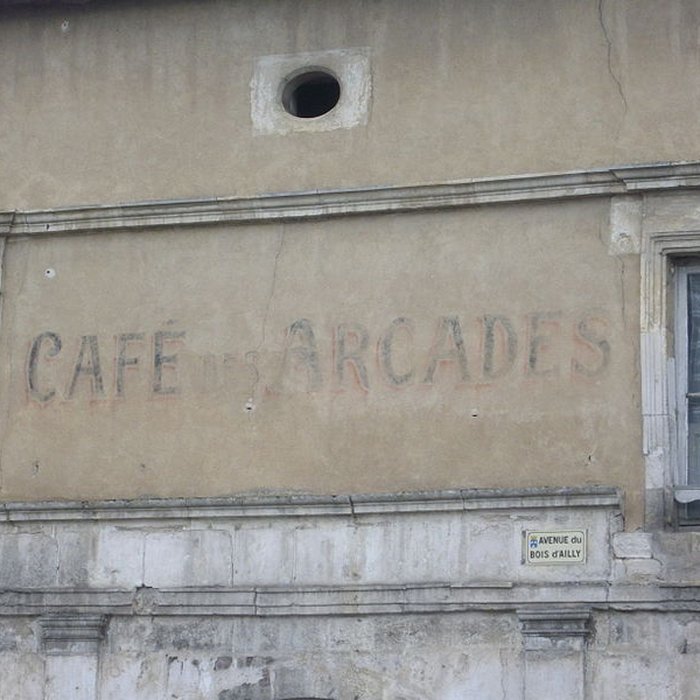 Photo de Immeuble dit Café des Arcades