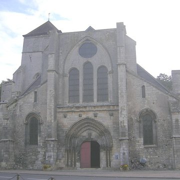 Église Saint-Phal de Gy-lÉvêque