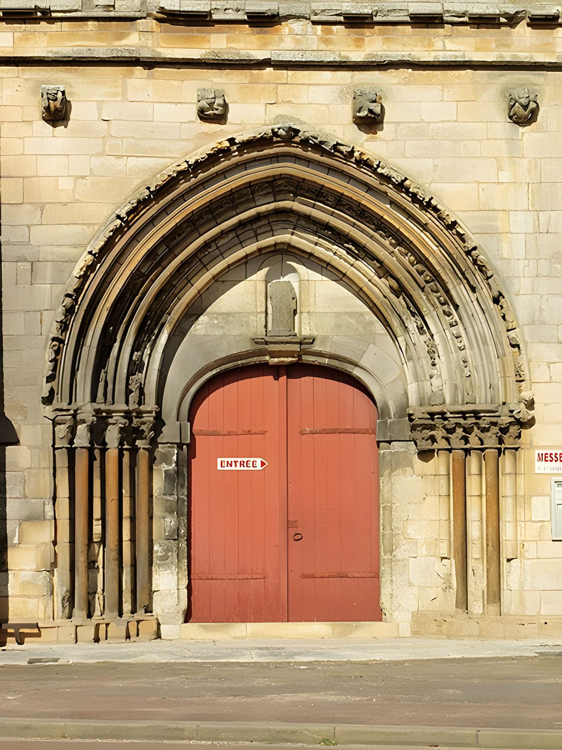 Église Saint-Phal de Gy-l'Évêque