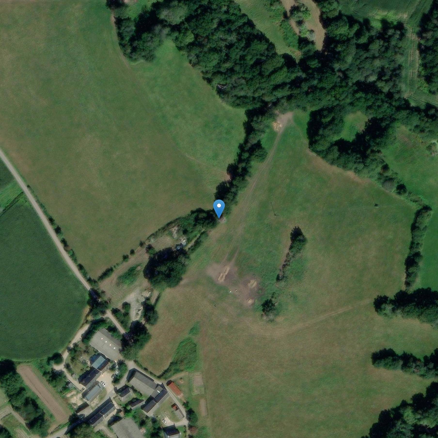 Photo de Chambre dolménique et menhir