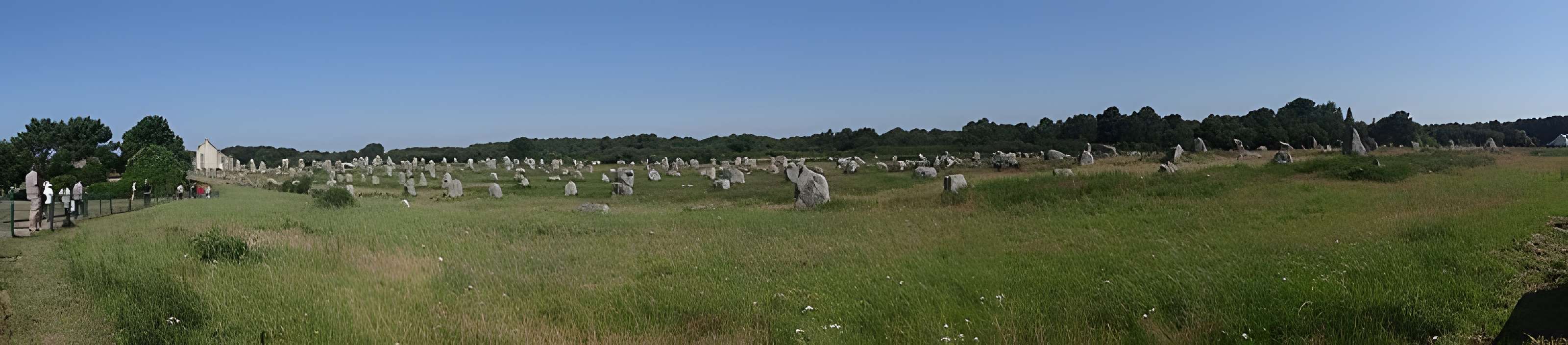 Six menhirs de l'enceinte du Ménec