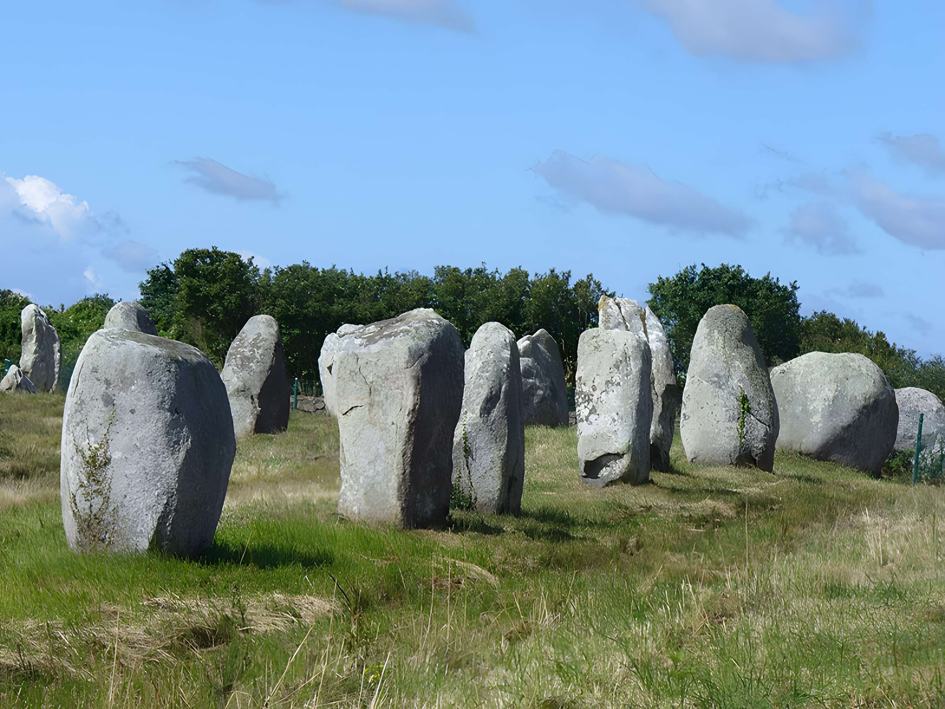 Six menhirs de l'enceinte du Ménec