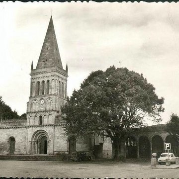 Église Saint-Pierre dAmbarès-et-Lagrave