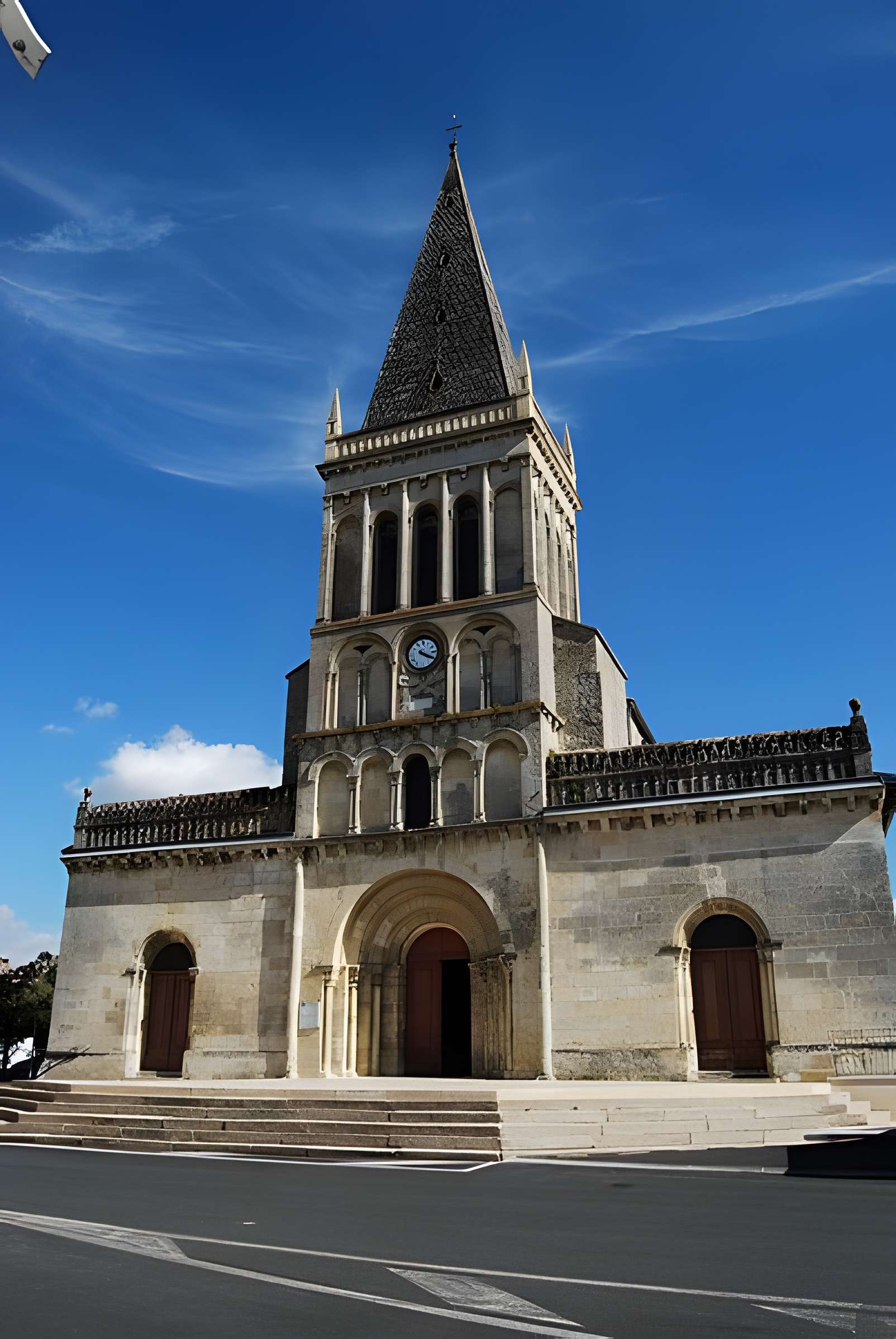 Église Saint-Pierre d'Ambarès-et-Lagrave 