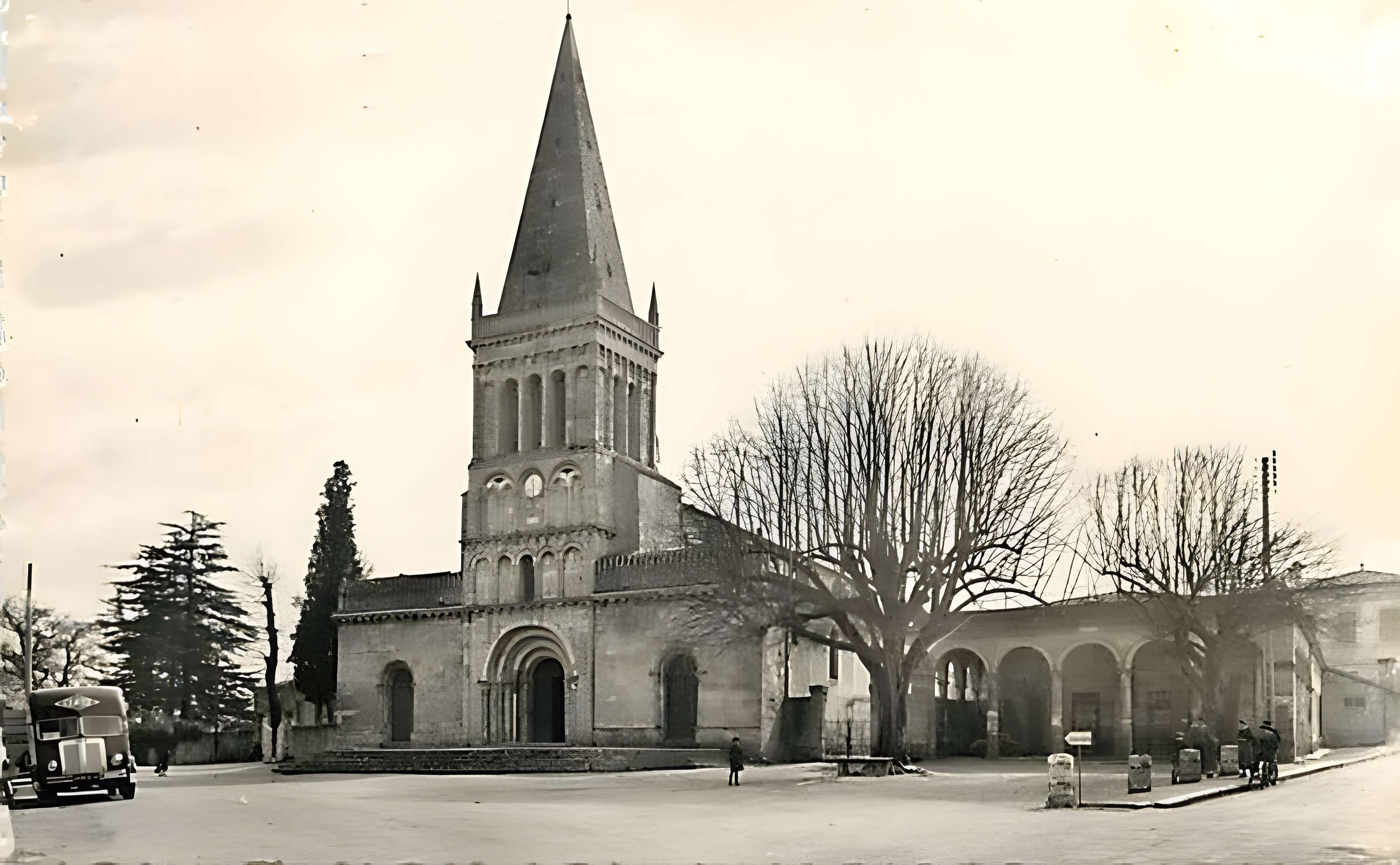 Église Saint-Pierre d'Ambarès-et-Lagrave