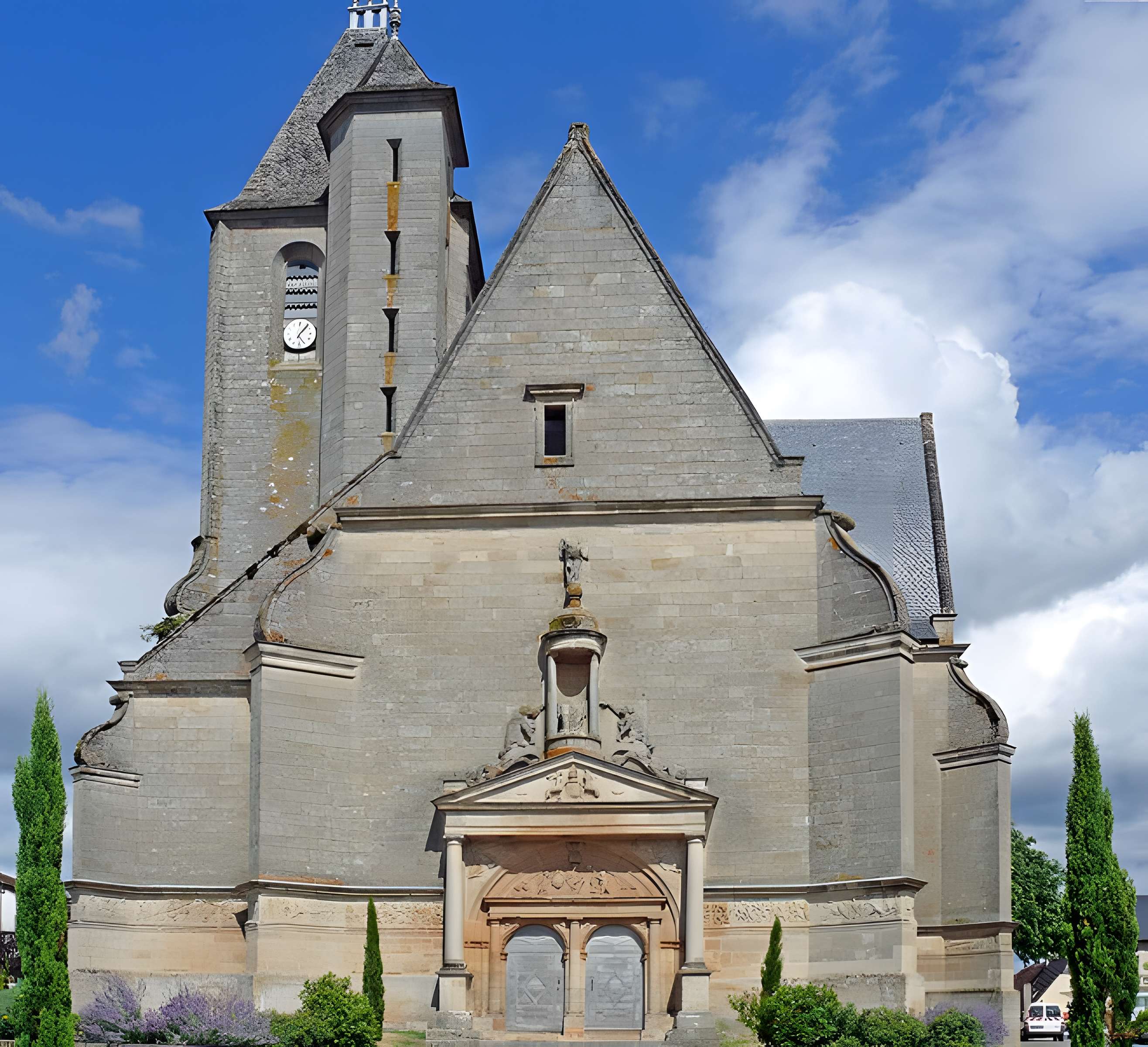 Église Saint-Pierre d'Assier 