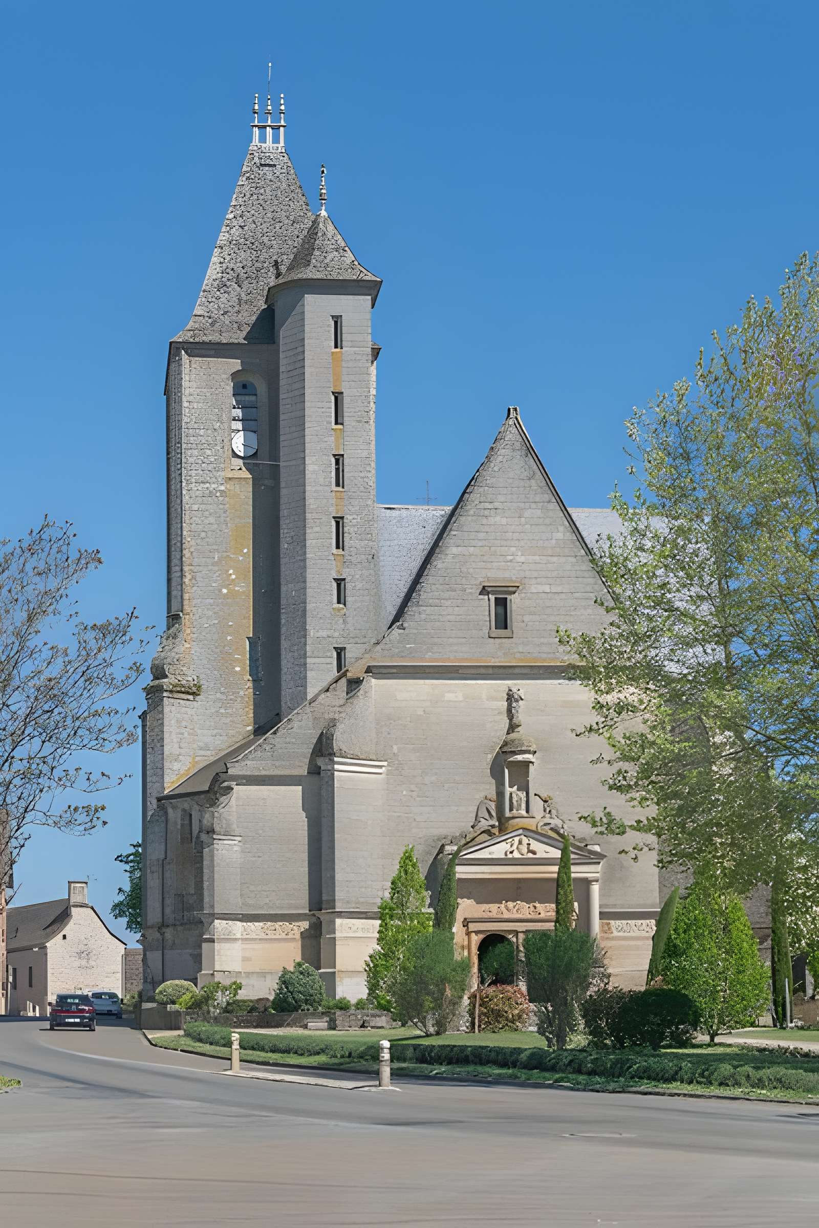 Église Saint-Pierre d'Assier