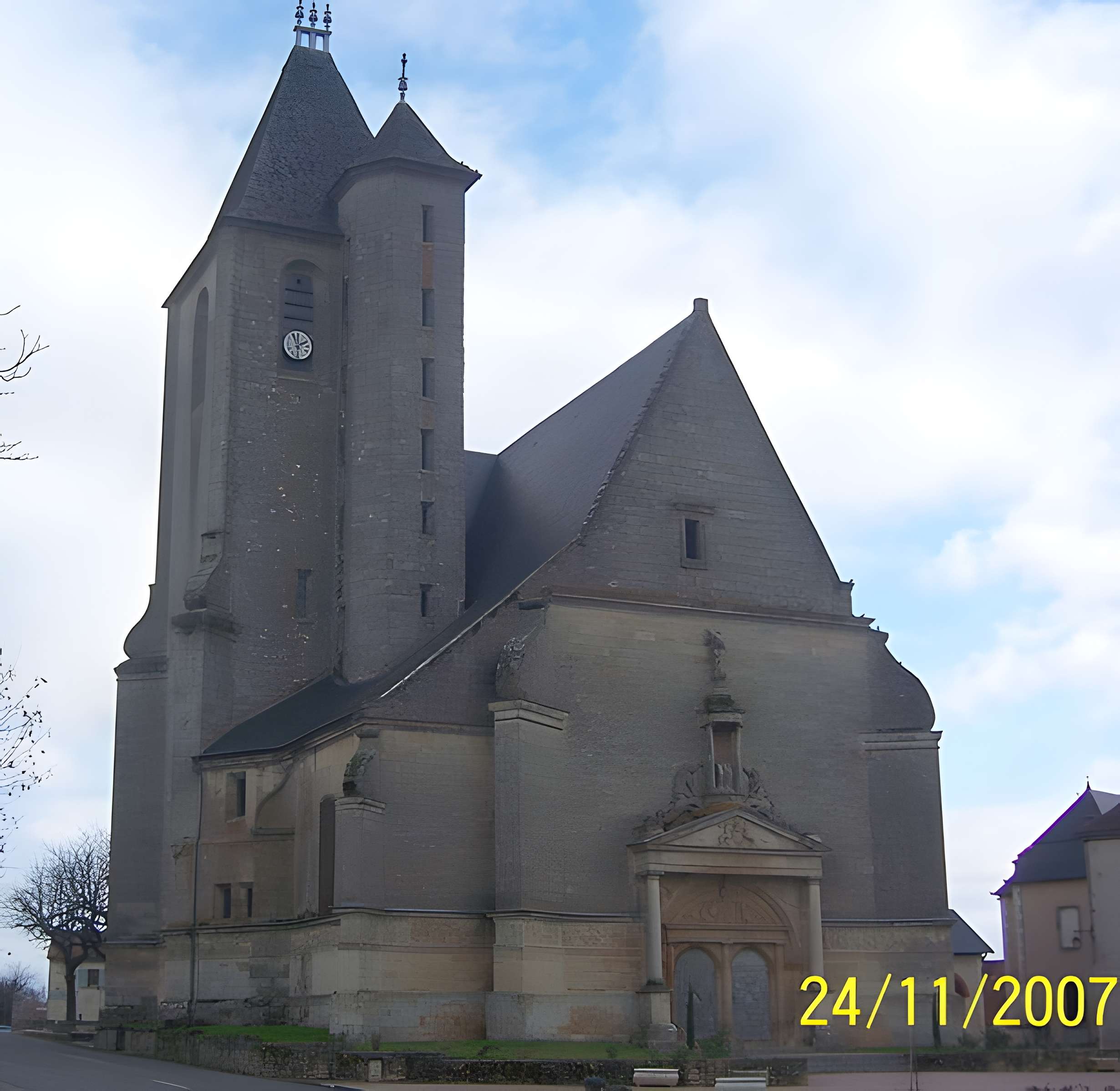 Église Saint-Pierre d'Assier