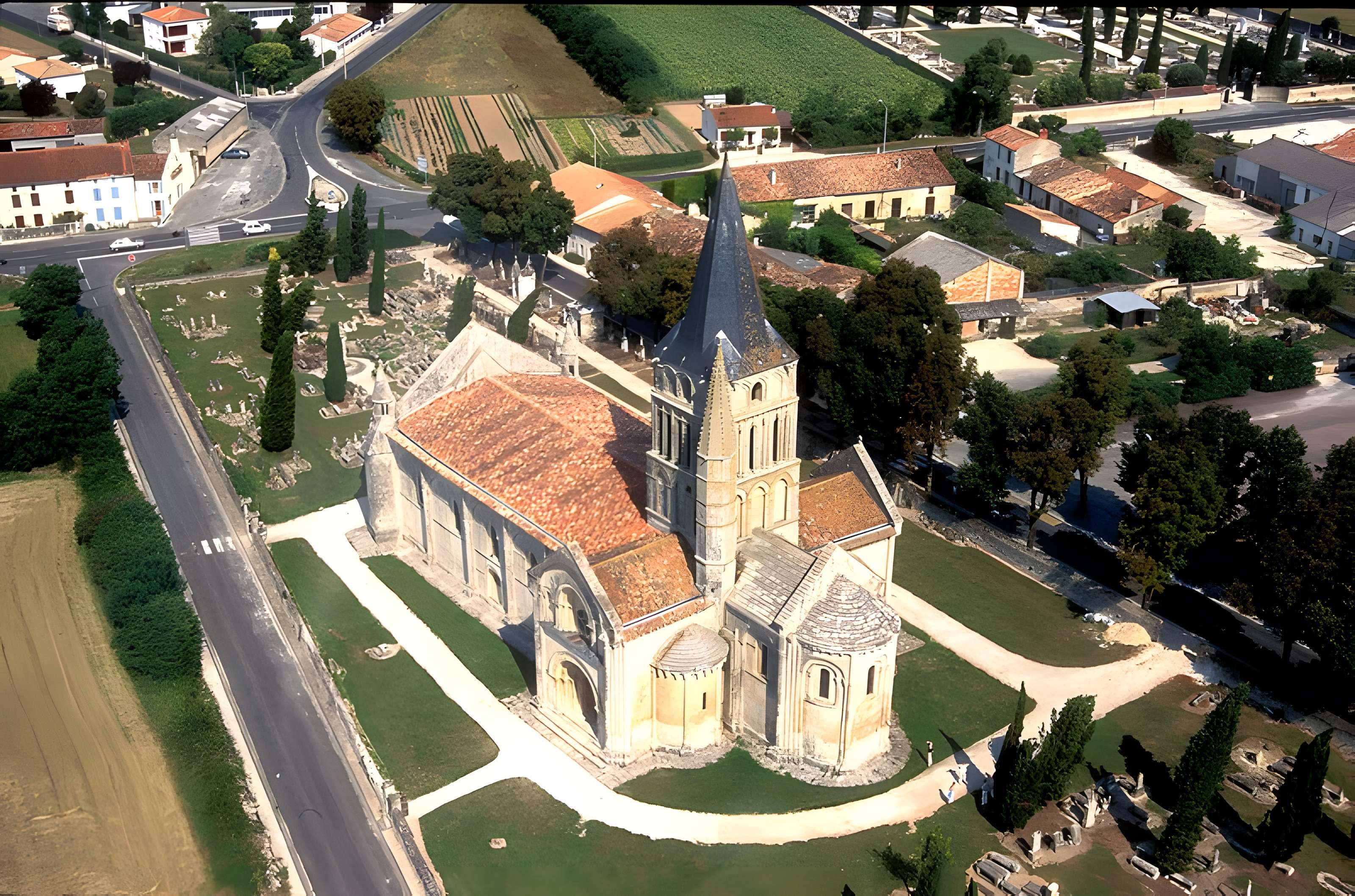 Église Saint-Pierre d'Aulnay