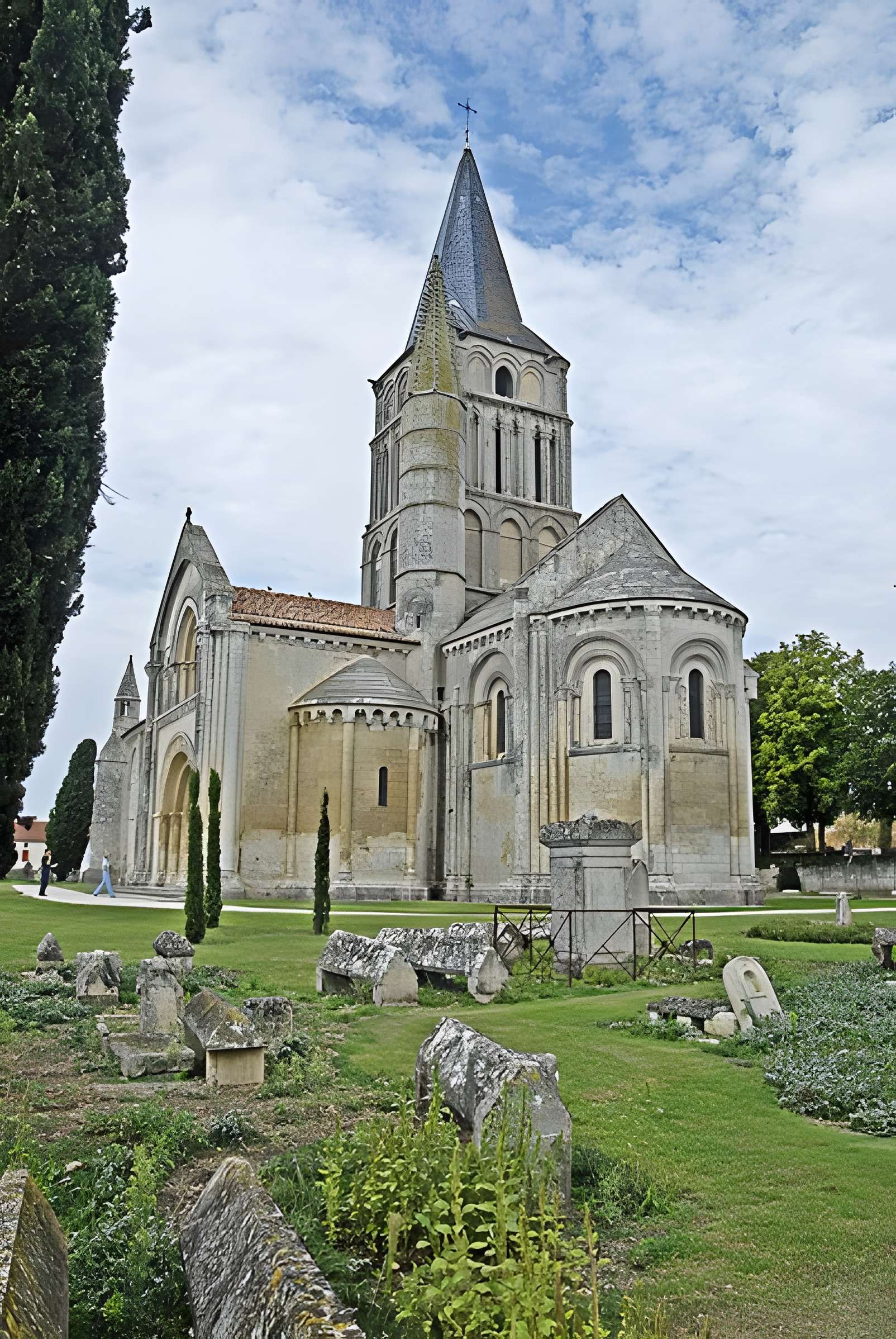 Église Saint-Pierre d'Aulnay