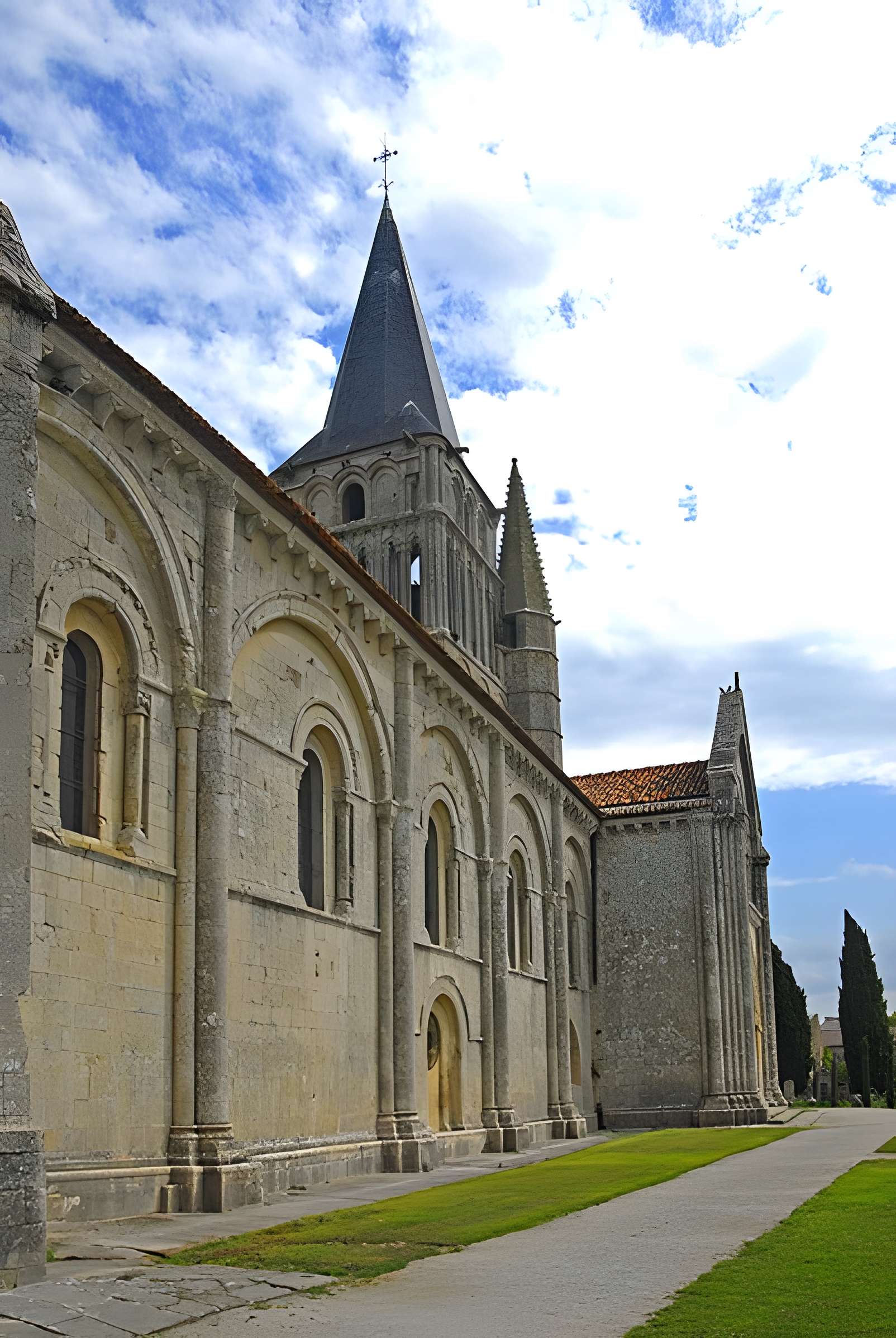 Église Saint-Pierre d'Aulnay