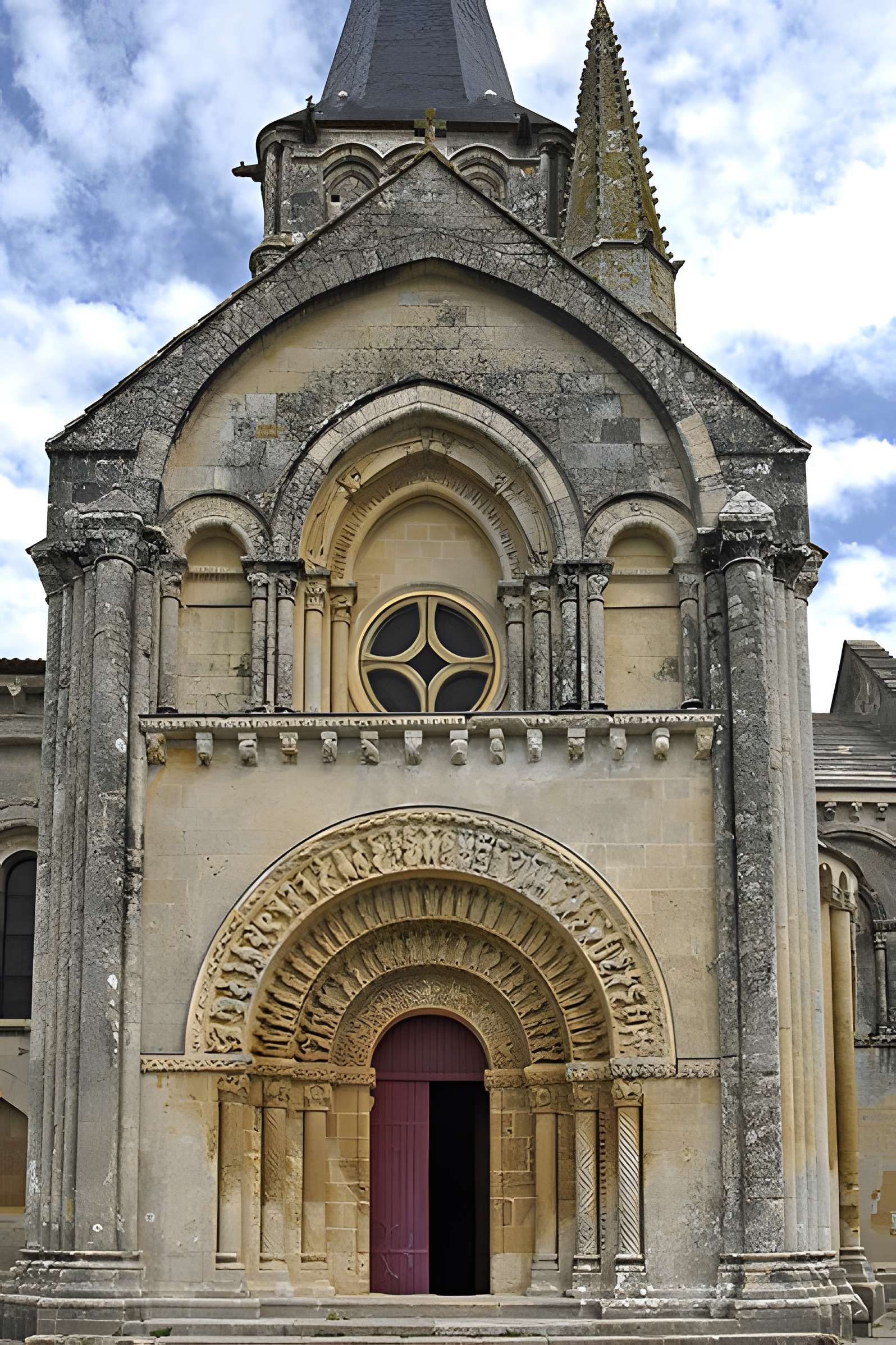 Église Saint-Pierre d'Aulnay