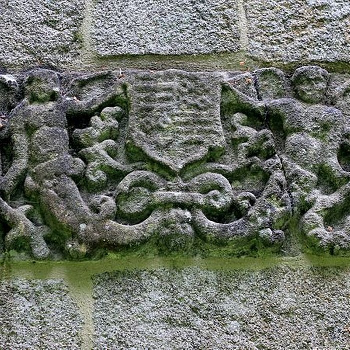 Photo de Chapelle Notre-Dame-de-Manéguen et fontaine