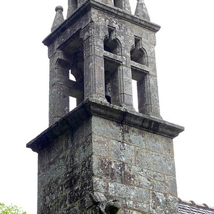 Photo de Chapelle Notre-Dame-de-Manéguen et fontaine