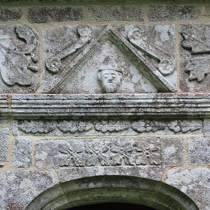Photo de Chapelle Notre-Dame-de-Manéguen et fontaine