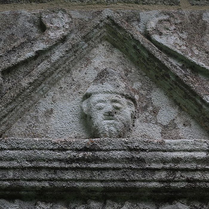 Photo de Chapelle Notre-Dame-de-Manéguen et fontaine