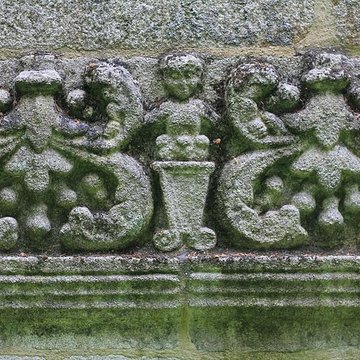 Chapelle Notre-Dame-de-Manéguen et fontaine