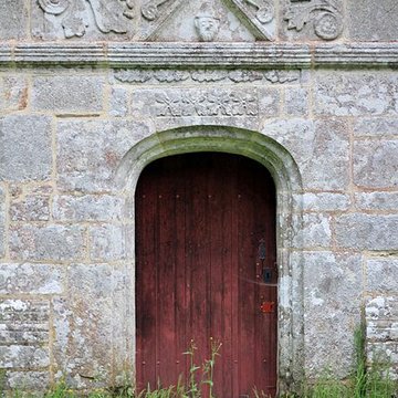 Chapelle Notre-Dame-de-Manéguen et fontaine