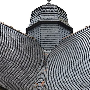 Chapelle Notre-Dame-de-Manéguen et fontaine