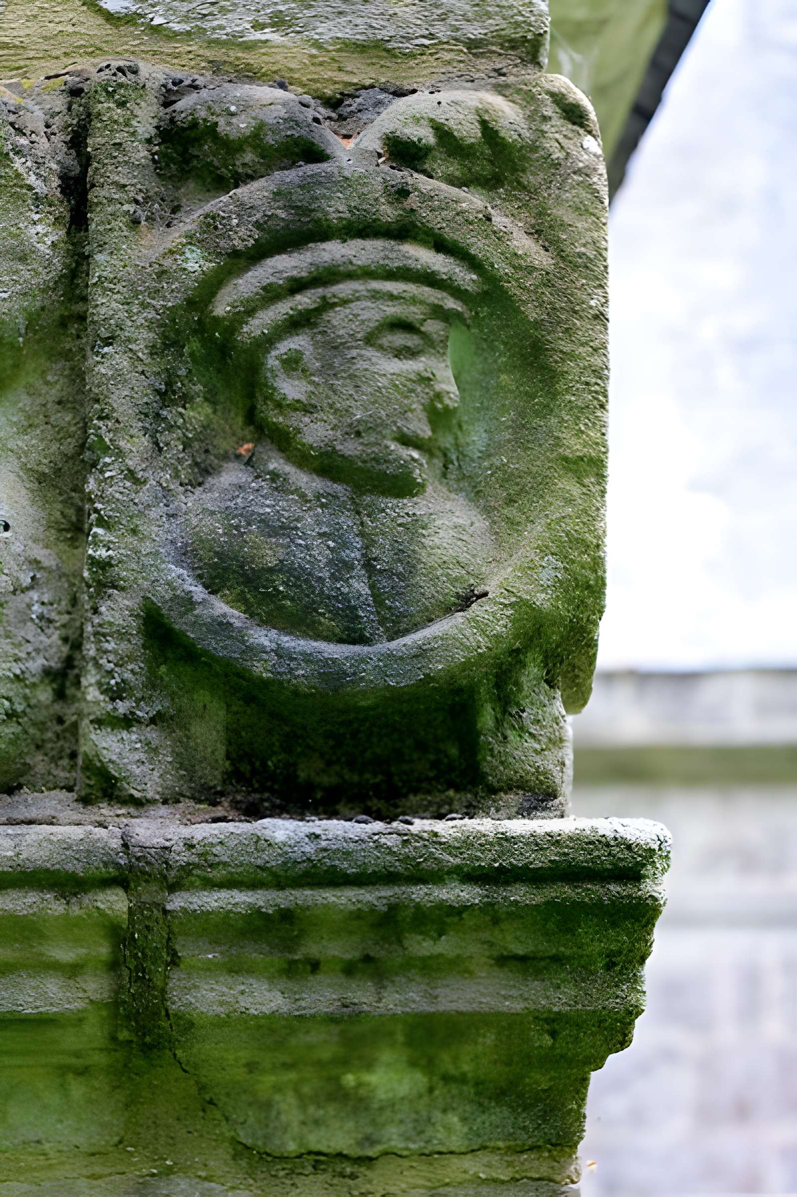 Chapelle Notre-Dame-de-Manéguen et fontaine
