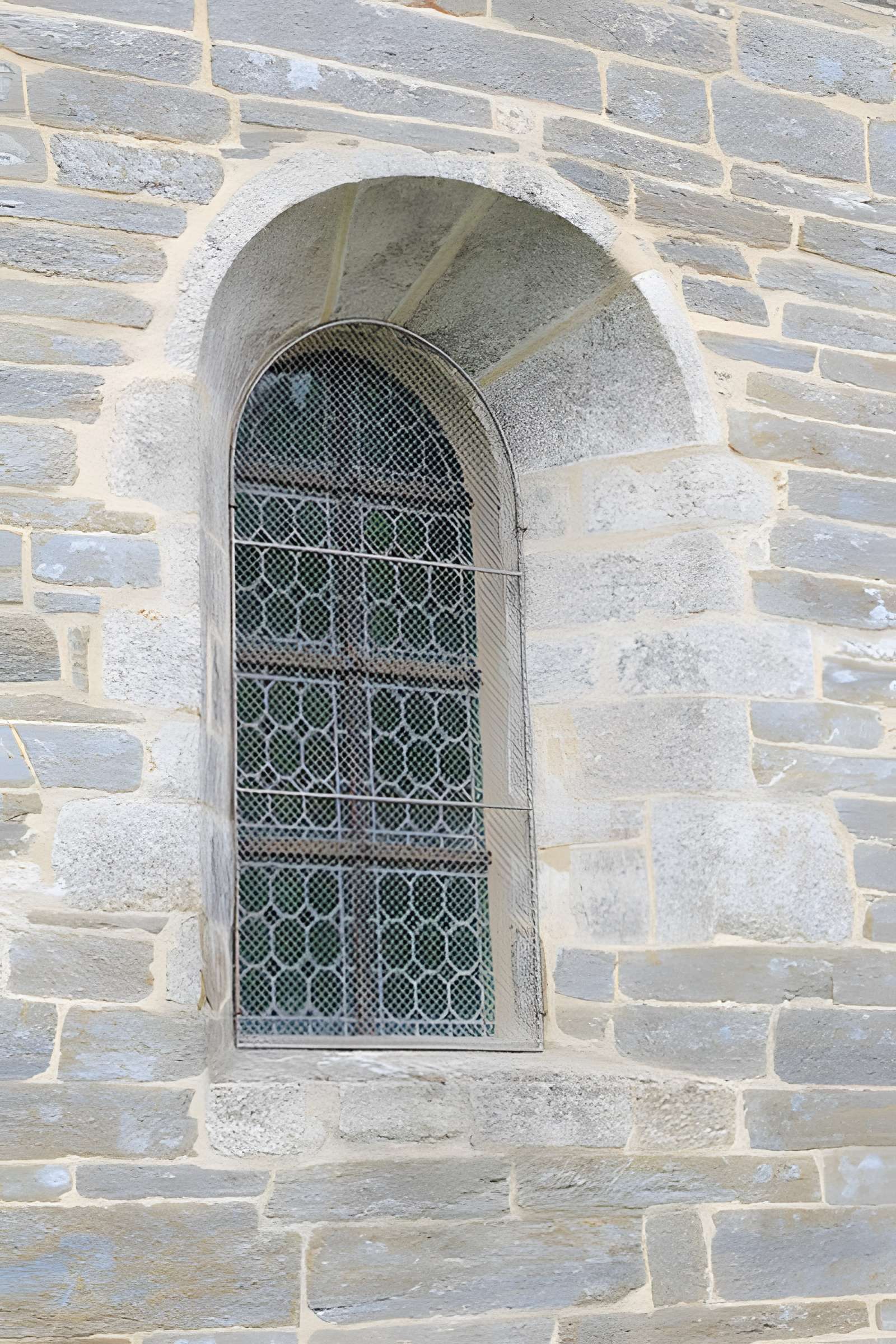 Chapelle Notre-Dame-de-Manéguen et fontaine