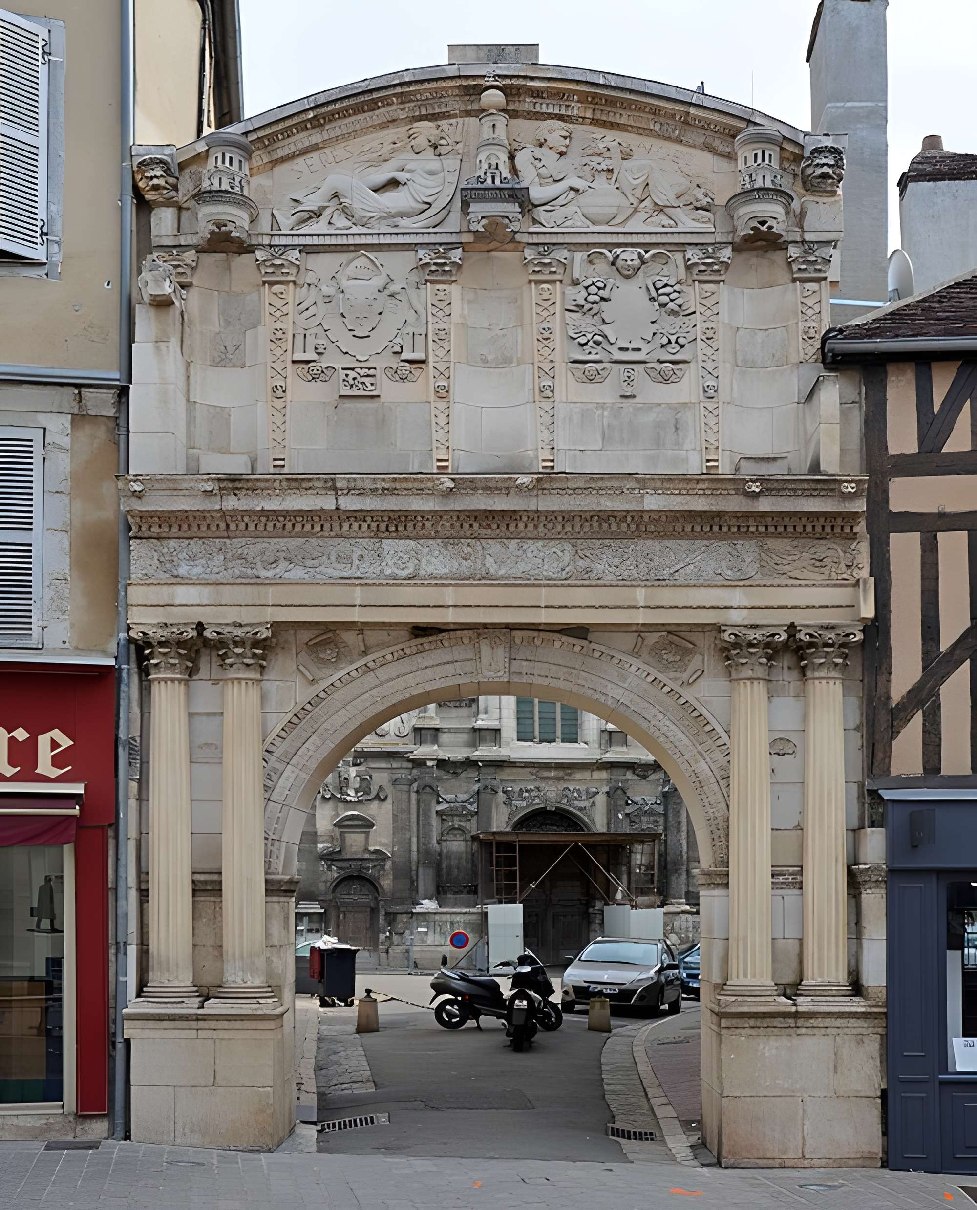 Église Saint-Pierre d'Auxerre