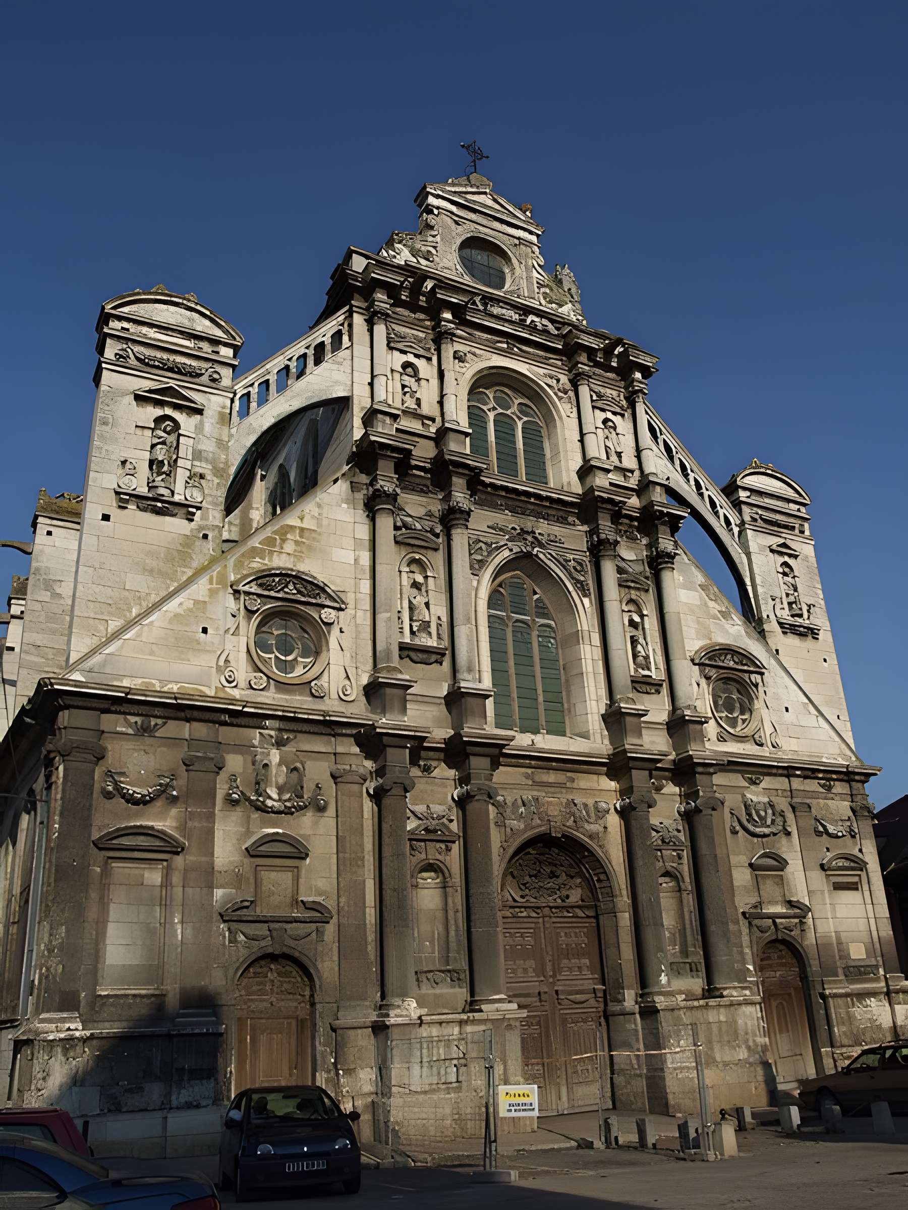 Église Saint-Pierre d'Auxerre