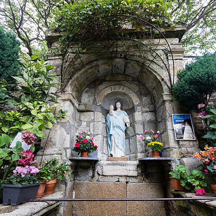Photo de Fontaine de la Vierge, dite Fontaine Miraculeuse