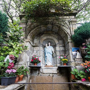 Fontaine de la Vierge, dite Fontaine Miraculeuse