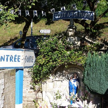 Fontaine de la Vierge, dite Fontaine Miraculeuse