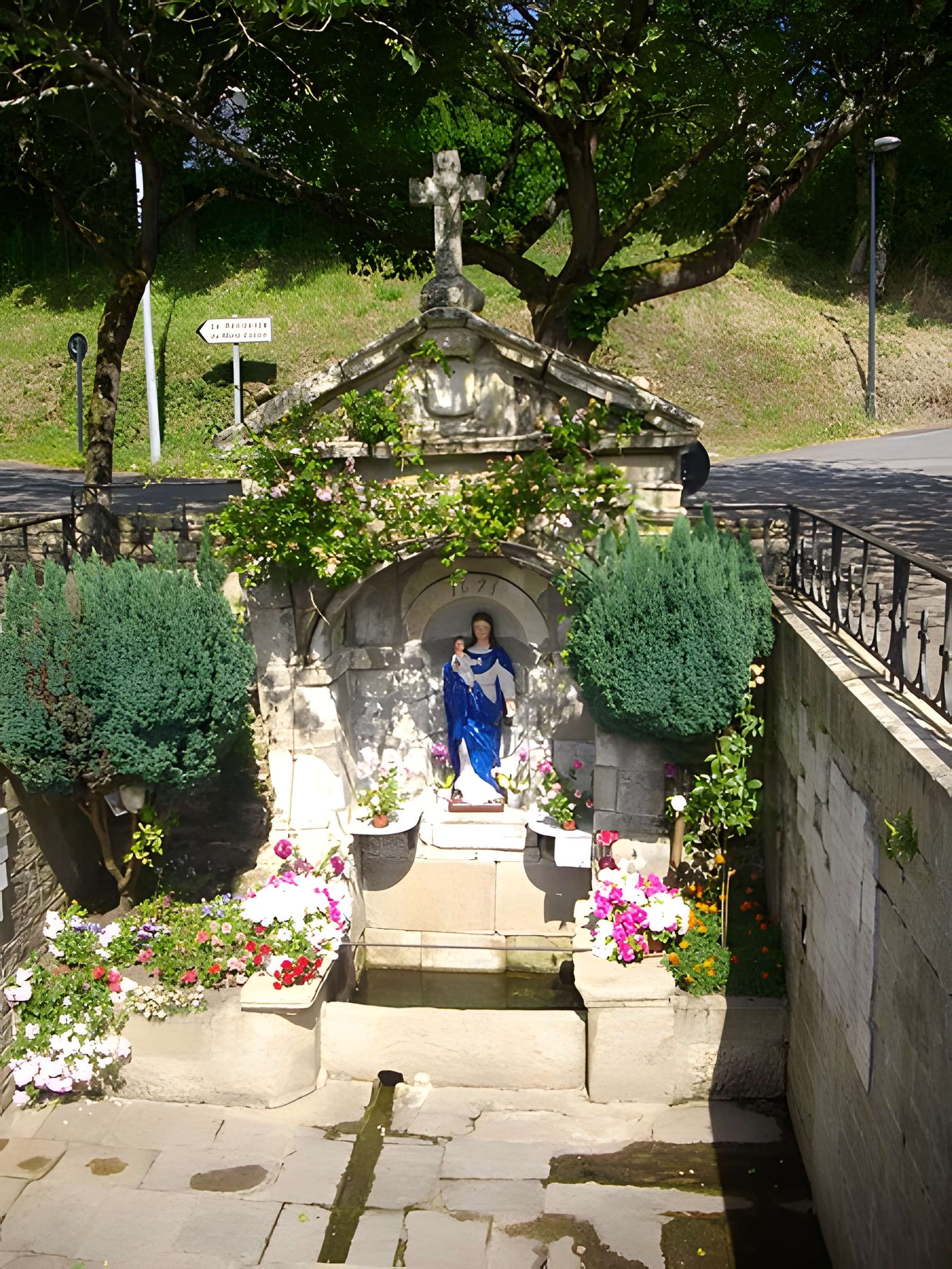 Fontaine de la Vierge, dite Fontaine Miraculeuse