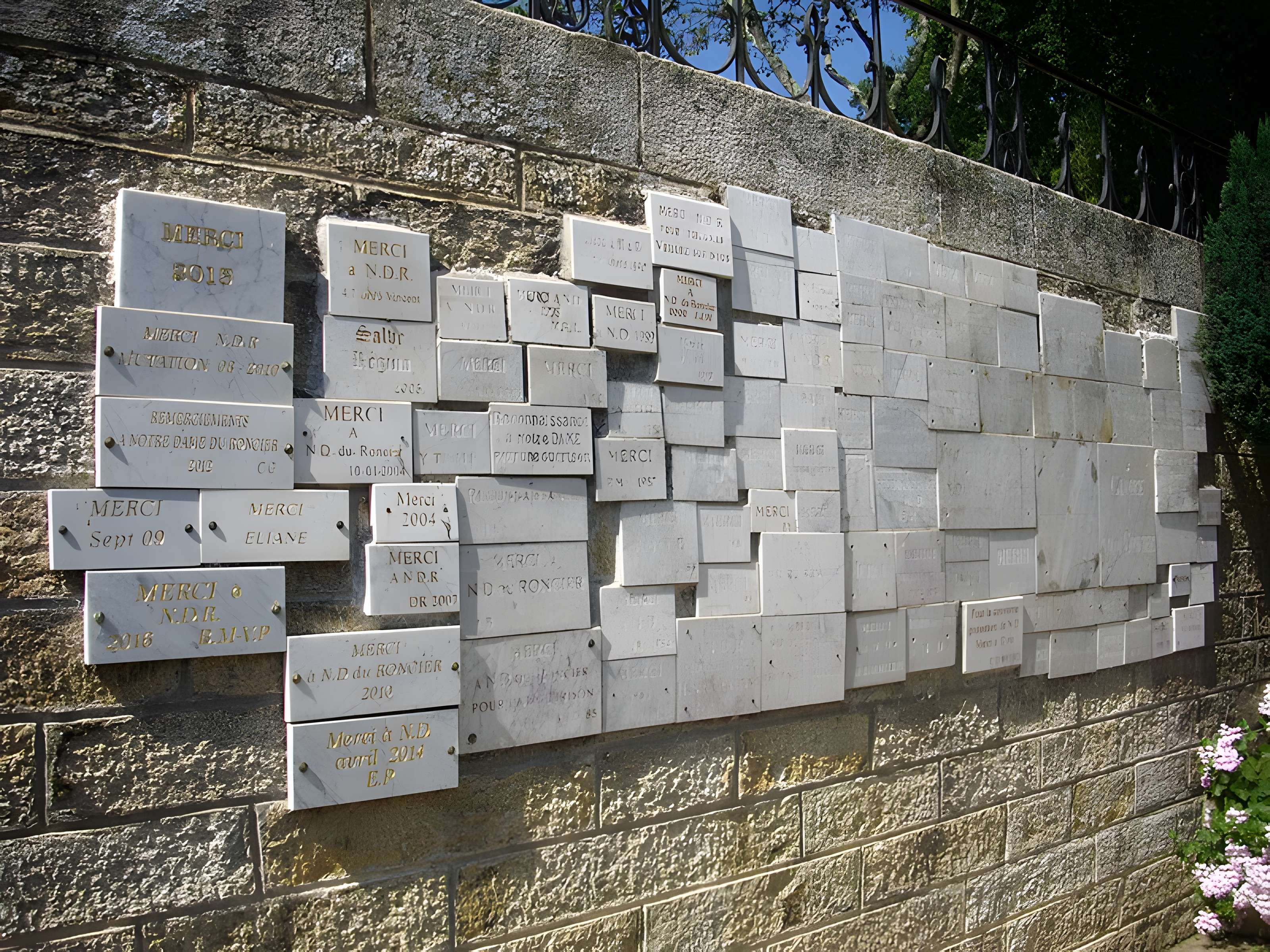 Fontaine de la Vierge, dite Fontaine Miraculeuse