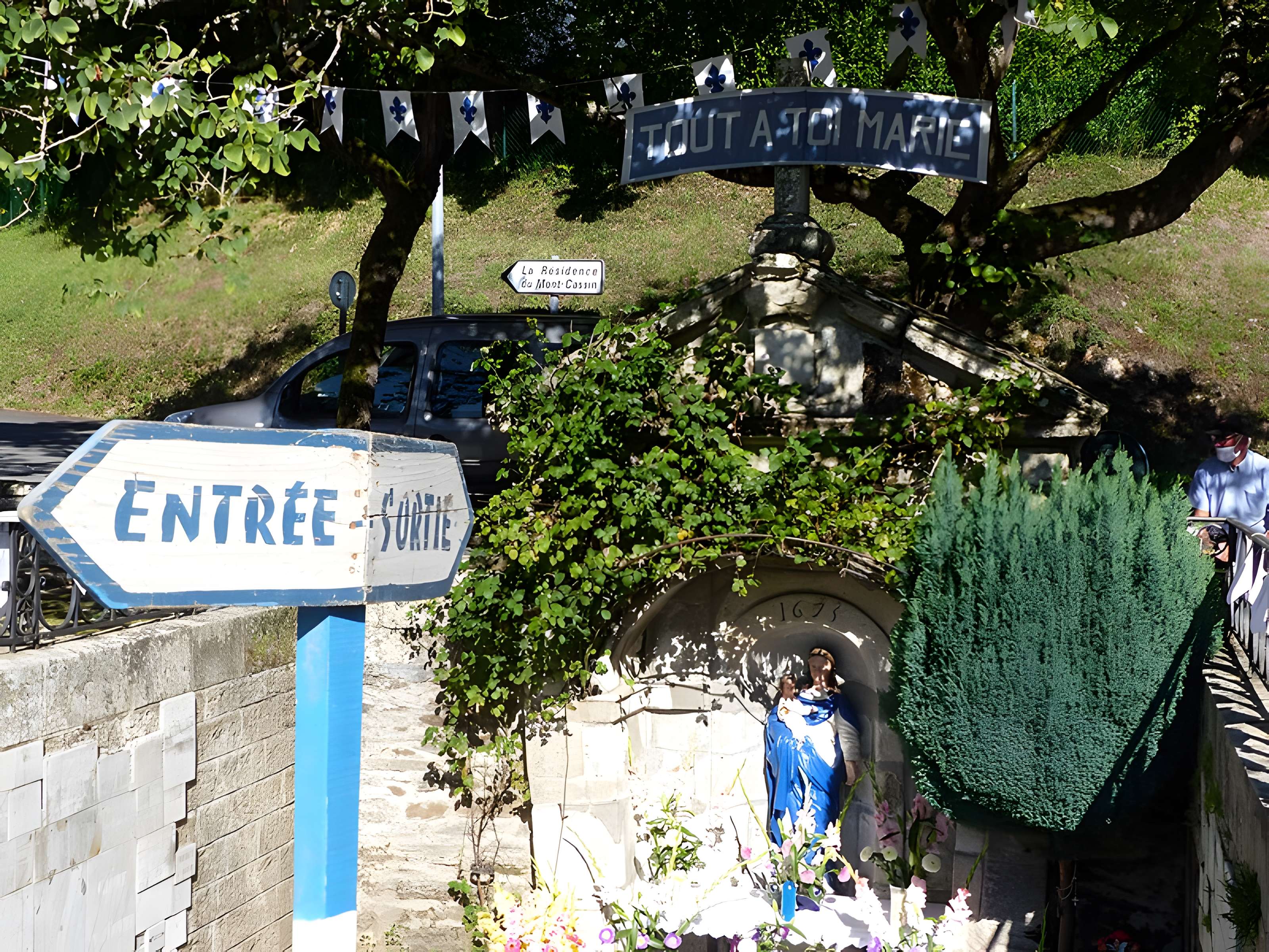 Fontaine de la Vierge, dite Fontaine Miraculeuse