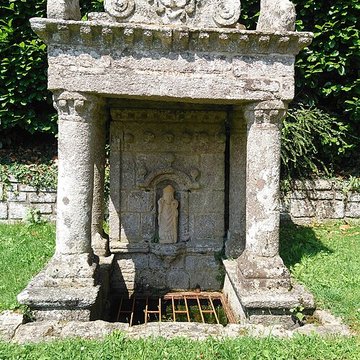 Fontaine Saint-Servais et son lavoir