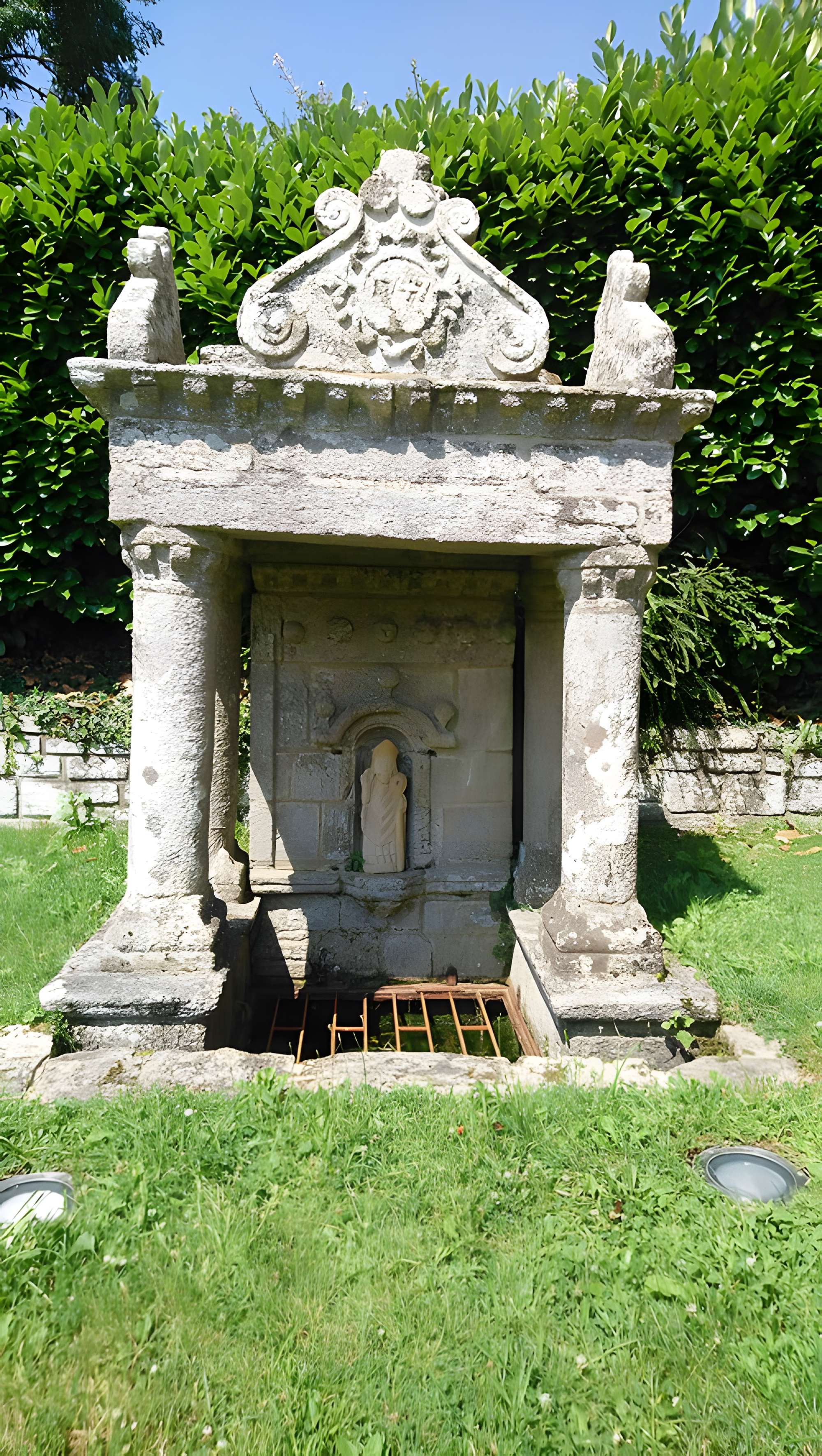 Fontaine Saint-Servais et son lavoir